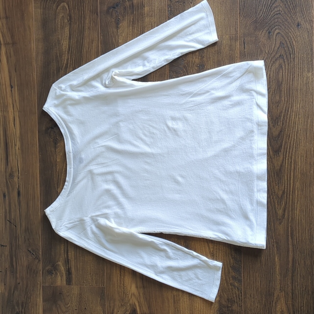 Gap Lace Eyelet Front Top - Picture 3 of 17